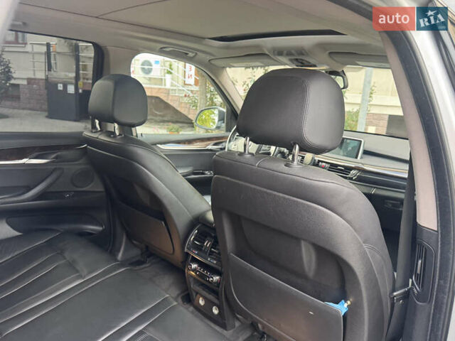 Серый БМВ Х5, объемом двигателя 3 л и пробегом 161 тыс. км за 21990 $, фото 74 на Automoto.ua