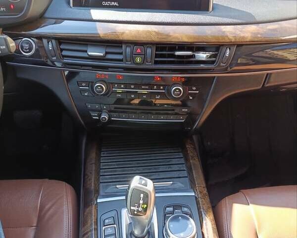 Серый БМВ Х5, объемом двигателя 2.99 л и пробегом 295 тыс. км за 19700 $, фото 19 на Automoto.ua