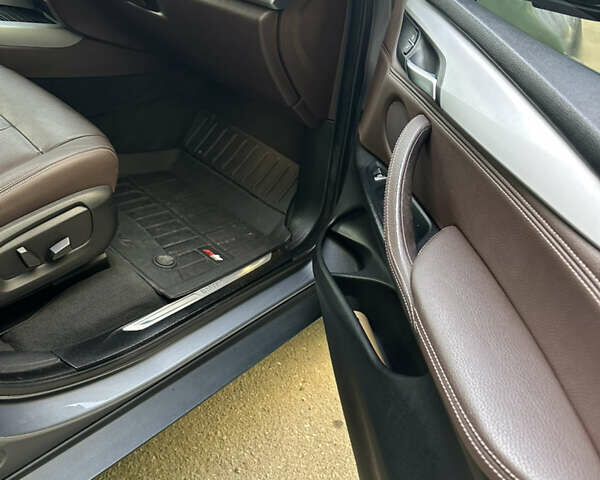 Серый БМВ Х5, объемом двигателя 2.99 л и пробегом 230 тыс. км за 28900 $, фото 8 на Automoto.ua