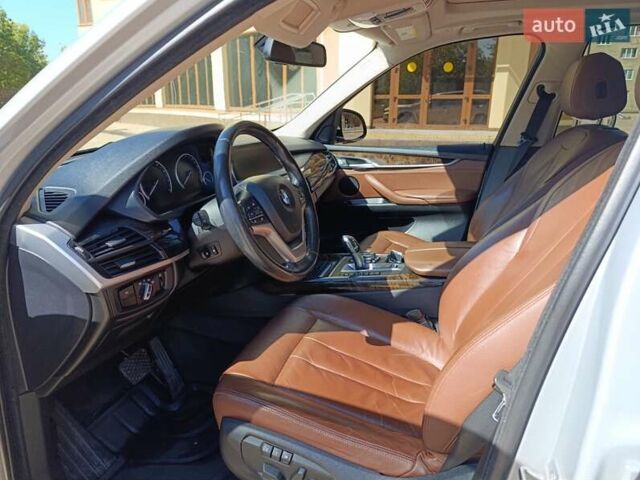 Серый БМВ Х5, объемом двигателя 2.99 л и пробегом 295 тыс. км за 19700 $, фото 12 на Automoto.ua