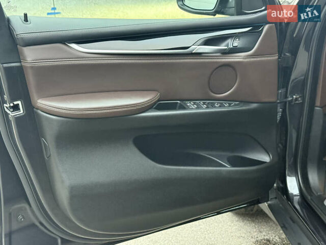 Серый БМВ Х5, объемом двигателя 2.99 л и пробегом 259 тыс. км за 27999 $, фото 9 на Automoto.ua