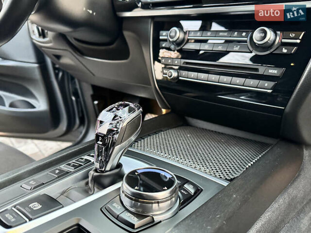 Сірий БМВ Х5, об'ємом двигуна 2.99 л та пробігом 195 тис. км за 33700 $, фото 17 на Automoto.ua