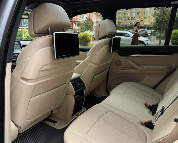Серый БМВ Х5, объемом двигателя 2.99 л и пробегом 221 тыс. км за 26800 $, фото 11 на Automoto.ua