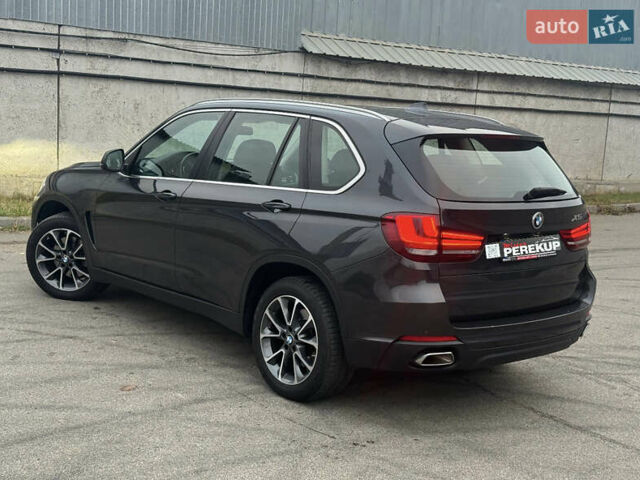 Серый БМВ Х5, объемом двигателя 2.99 л и пробегом 259 тыс. км за 27999 $, фото 3 на Automoto.ua