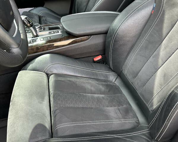 Серый БМВ Х5, объемом двигателя 2.99 л и пробегом 245 тыс. км за 24400 $, фото 5 на Automoto.ua