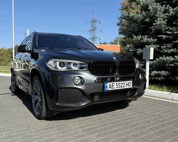 БМВ Х5 2014 в Днепре (Днепропетровске) на Automoto.ua Серый БМВ Х5, объемом двигателя 2.98 л и пробегом 143 тыс. км за 27200 $, фото 5 на Automoto.ua