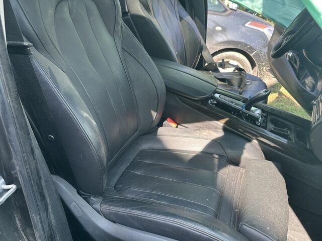 Серый БМВ Х5, объемом двигателя 3 л и пробегом 237 тыс. км за 100 $, фото 17 на Automoto.ua