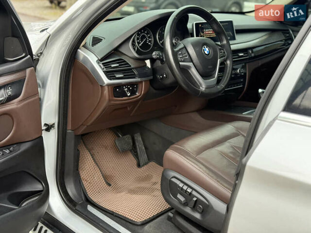 Серый БМВ Х5, объемом двигателя 3 л и пробегом 294 тыс. км за 22100 $, фото 33 на Automoto.ua