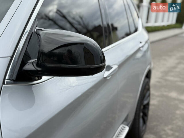 Серый БМВ Х5, объемом двигателя 3 л и пробегом 294 тыс. км за 22100 $, фото 16 на Automoto.ua