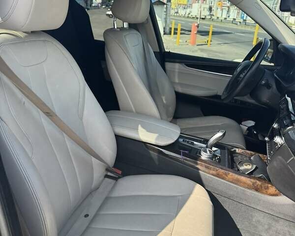 Сірий БМВ Х5, об'ємом двигуна 3 л та пробігом 125 тис. км за 20500 $, фото 6 на Automoto.ua