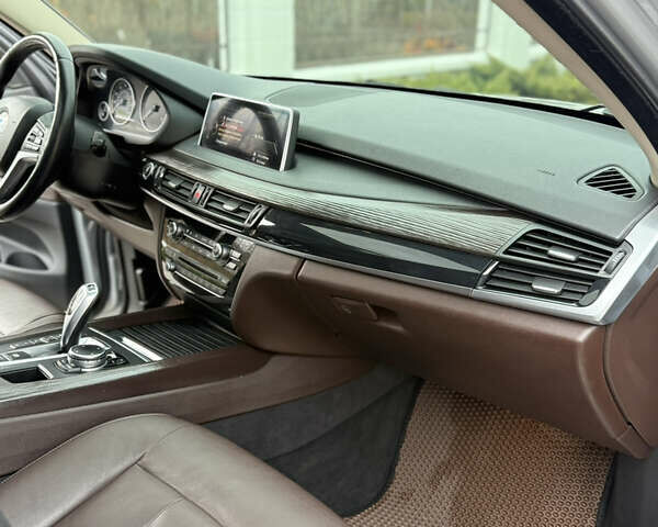 Серый БМВ Х5, объемом двигателя 3 л и пробегом 294 тыс. км за 22100 $, фото 22 на Automoto.ua