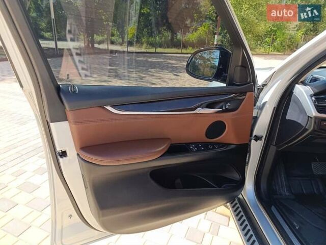 Серый БМВ Х5, объемом двигателя 2.99 л и пробегом 295 тыс. км за 19700 $, фото 11 на Automoto.ua