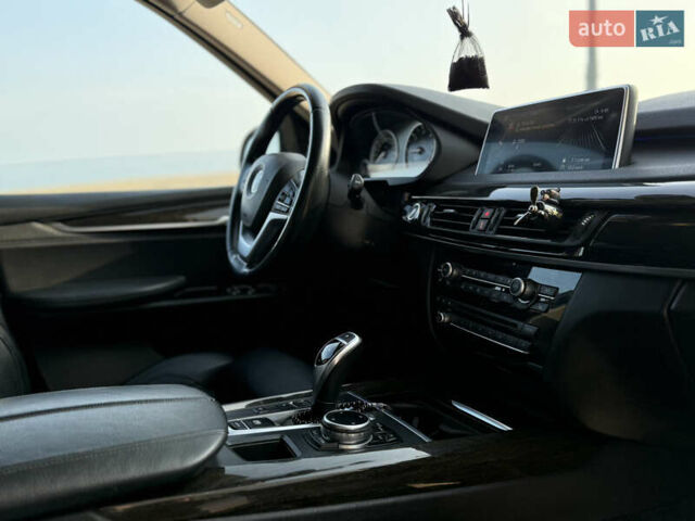 Сірий БМВ Х5, об'ємом двигуна 2 л та пробігом 180 тис. км за 25800 $, фото 33 на Automoto.ua