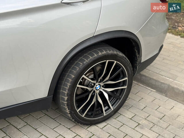 Серый БМВ Х5, объемом двигателя 3 л и пробегом 161 тыс. км за 21990 $, фото 30 на Automoto.ua