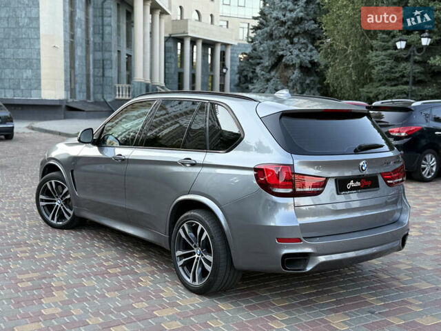 Серый БМВ Х5, объемом двигателя 2.99 л и пробегом 141 тыс. км за 38700 $, фото 6 на Automoto.ua