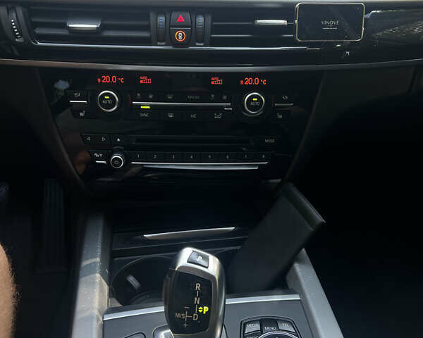 Сірий БМВ Х5, об'ємом двигуна 2 л та пробігом 196 тис. км за 26500 $, фото 12 на Automoto.ua