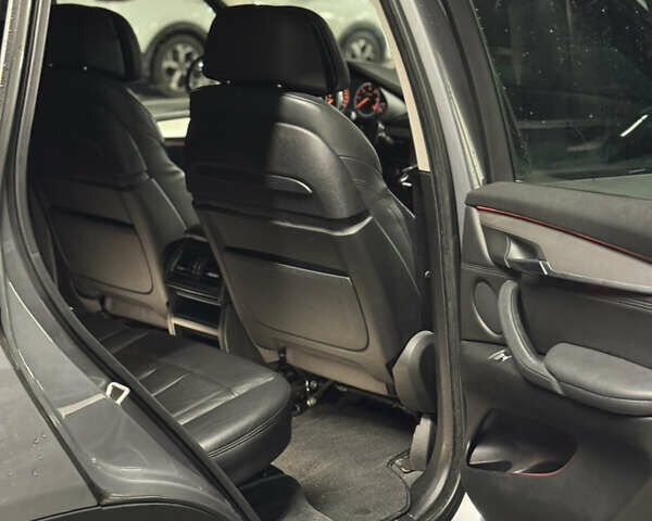 Сірий БМВ Х5, об'ємом двигуна 2.99 л та пробігом 302 тис. км за 27500 $, фото 11 на Automoto.ua