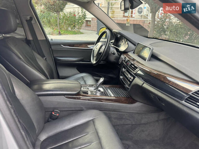 Серый БМВ Х5, объемом двигателя 3 л и пробегом 161 тыс. км за 21990 $, фото 76 на Automoto.ua