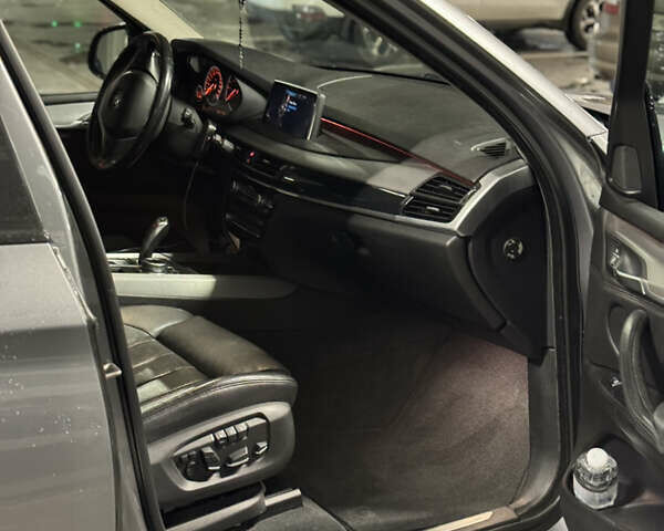 Сірий БМВ Х5, об'ємом двигуна 2.99 л та пробігом 302 тис. км за 27500 $, фото 12 на Automoto.ua