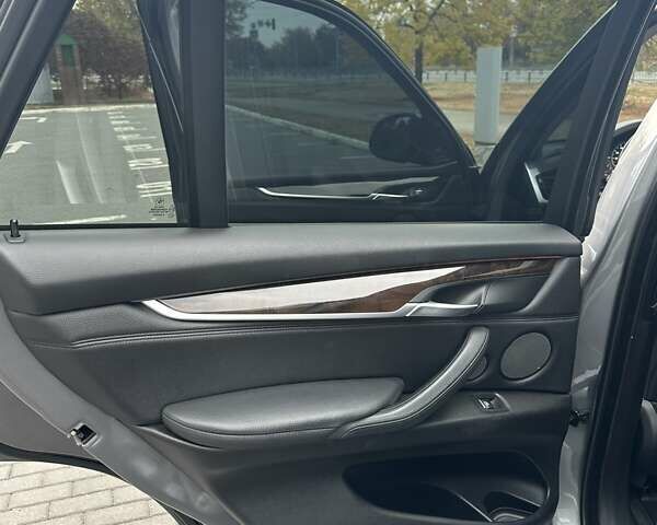 Серый БМВ Х5, объемом двигателя 2.98 л и пробегом 164 тыс. км за 25500 $, фото 31 на Automoto.ua