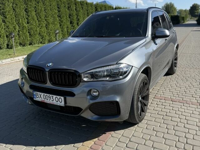 Серый БМВ Х5, объемом двигателя 3 л и пробегом 278 тыс. км за 28500 $, фото 1 на Automoto.ua