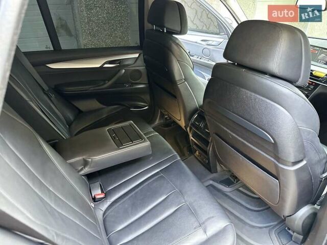 Серый БМВ Х5, объемом двигателя 2 л и пробегом 271 тыс. км за 21950 $, фото 15 на Automoto.ua