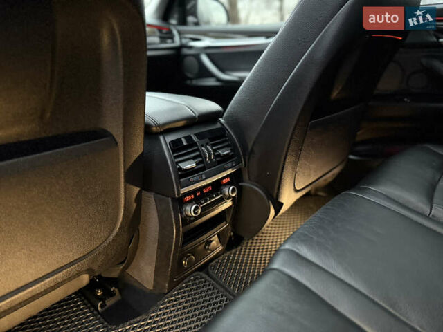 Серый БМВ Х5, объемом двигателя 3 л и пробегом 240 тыс. км за 19900 $, фото 13 на Automoto.ua