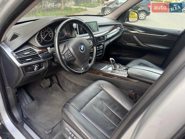 Серый БМВ Х5, объемом двигателя 3 л и пробегом 161 тыс. км за 21990 $, фото 52 на Automoto.ua