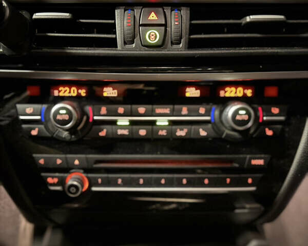 Сірий БМВ Х5, об'ємом двигуна 2.99 л та пробігом 302 тис. км за 27500 $, фото 22 на Automoto.ua