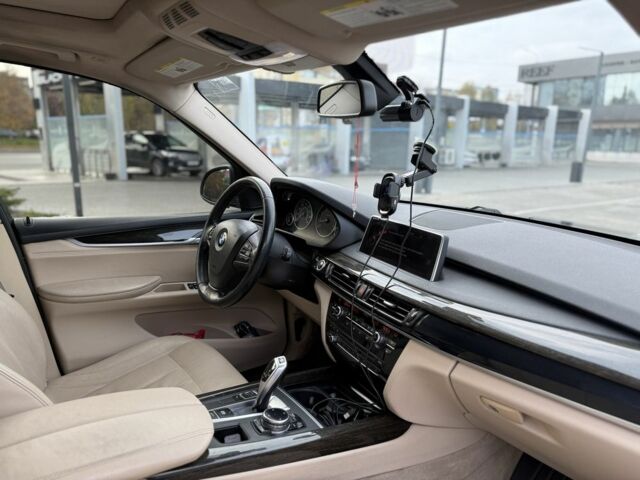 Сірий БМВ Х5, об'ємом двигуна 3 л та пробігом 290 тис. км за 18000 $, фото 7 на Automoto.ua