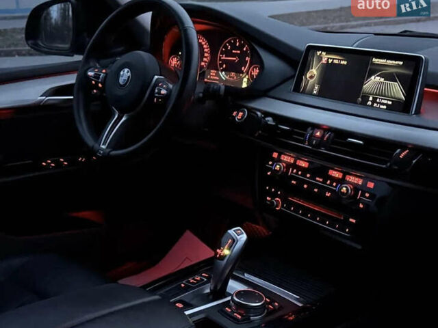 Серый БМВ Х5, объемом двигателя 2 л и пробегом 268 тыс. км за 21500 $, фото 6 на Automoto.ua