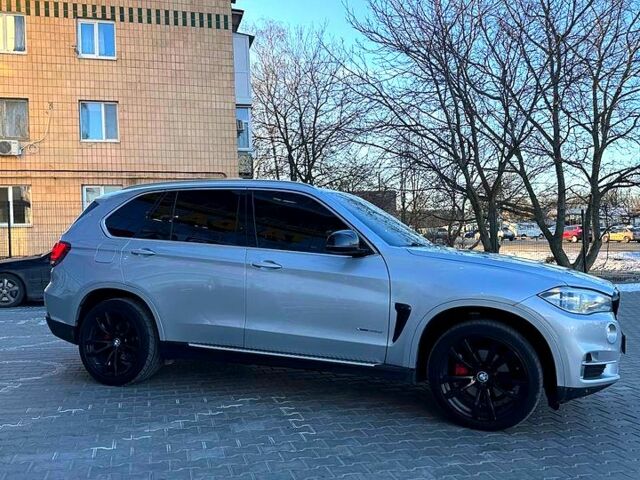 Сірий БМВ Х5, об'ємом двигуна 3 л та пробігом 280 тис. км за 26500 $, фото 7 на Automoto.ua