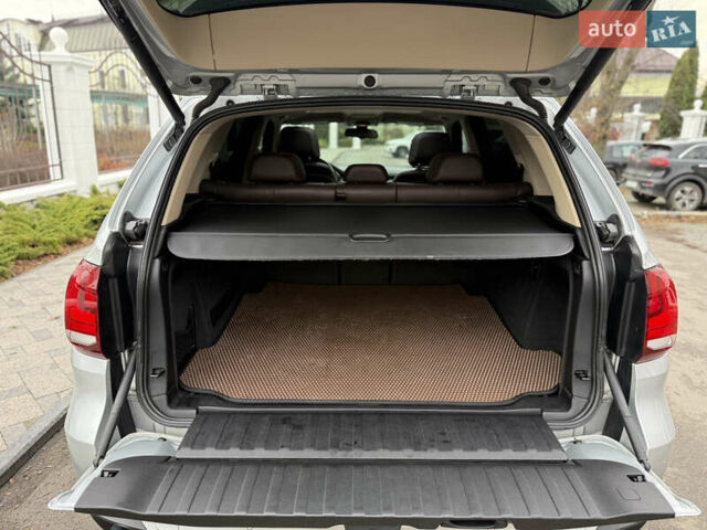 Серый БМВ Х5, объемом двигателя 3 л и пробегом 294 тыс. км за 22100 $, фото 27 на Automoto.ua