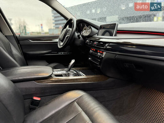 Серый БМВ Х5, объемом двигателя 3 л и пробегом 240 тыс. км за 19900 $, фото 17 на Automoto.ua