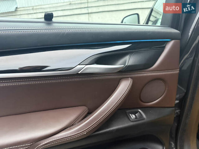 Серый БМВ Х5, объемом двигателя 2.99 л и пробегом 259 тыс. км за 27999 $, фото 21 на Automoto.ua