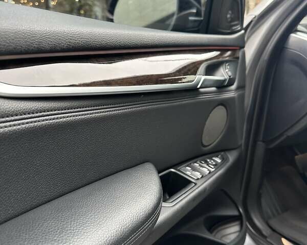 Серый БМВ Х5, объемом двигателя 2.98 л и пробегом 164 тыс. км за 25500 $, фото 81 на Automoto.ua