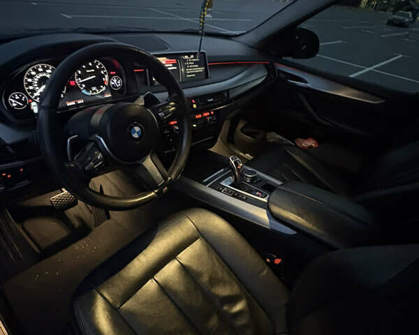 Сірий БМВ Х5, об'ємом двигуна 3 л та пробігом 244 тис. км за 19900 $, фото 26 на Automoto.ua