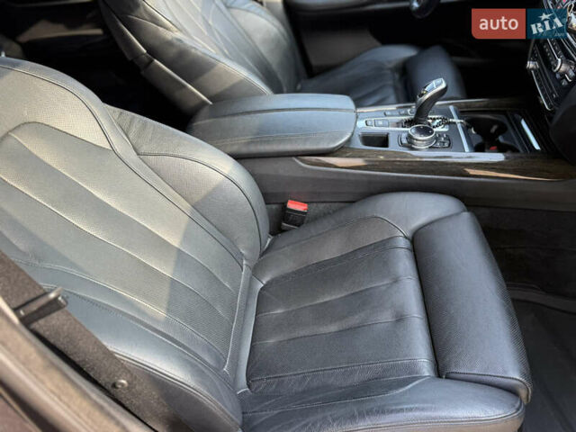 Сірий БМВ Х5, об'ємом двигуна 2 л та пробігом 180 тис. км за 25800 $, фото 31 на Automoto.ua