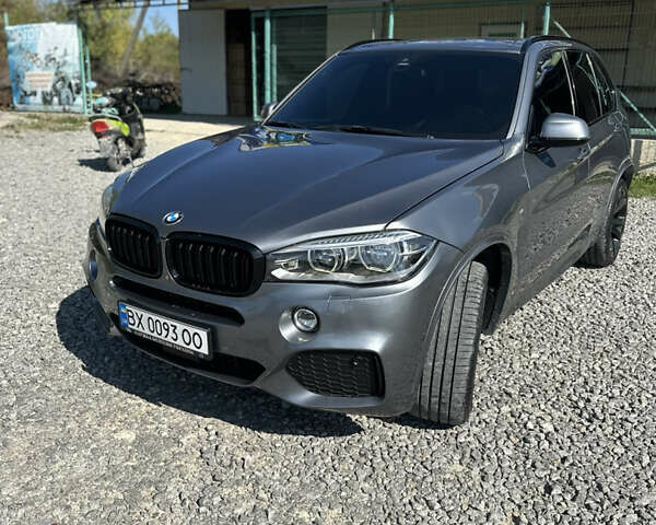 Серый БМВ Х5, объемом двигателя 3 л и пробегом 290 тыс. км за 29500 $, фото 26 на Automoto.ua