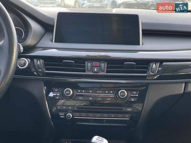 Сірий БМВ Х5, об'ємом двигуна 2.98 л та пробігом 145 тис. км за 22900 $, фото 21 на Automoto.ua