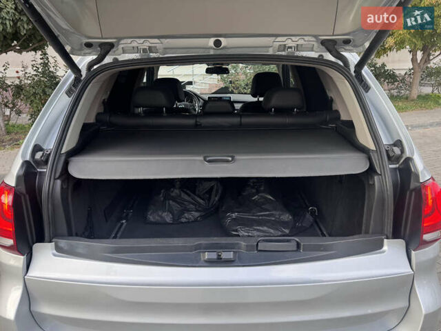 Серый БМВ Х5, объемом двигателя 3 л и пробегом 161 тыс. км за 21990 $, фото 70 на Automoto.ua