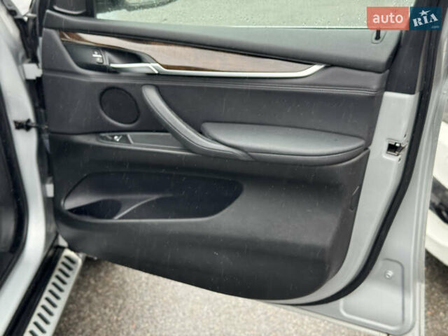 Сірий БМВ Х5, об'ємом двигуна 3 л та пробігом 240 тис. км за 15400 $, фото 16 на Automoto.ua