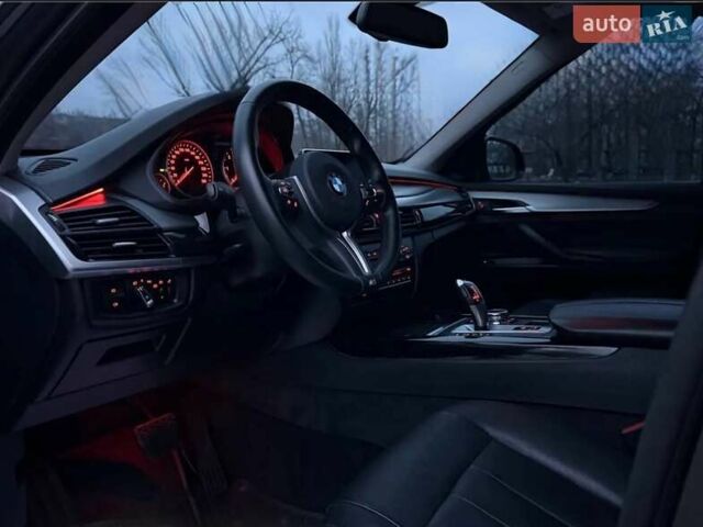 Серый БМВ Х5, объемом двигателя 2 л и пробегом 268 тыс. км за 21500 $, фото 7 на Automoto.ua