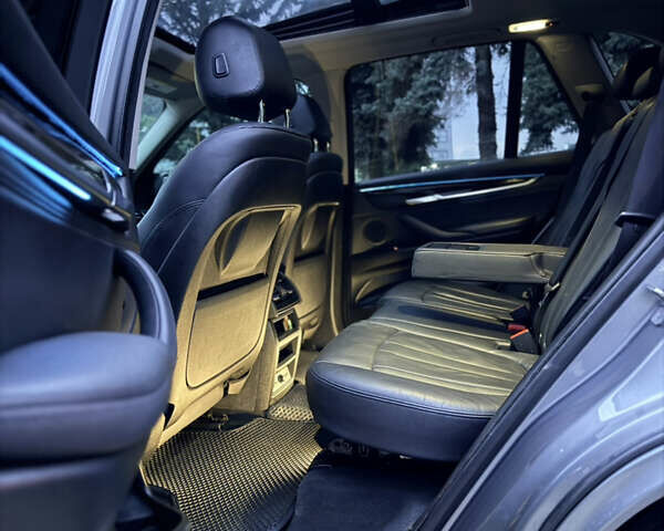 Серый БМВ Х5, объемом двигателя 2.99 л и пробегом 295 тыс. км за 24500 $, фото 24 на Automoto.ua