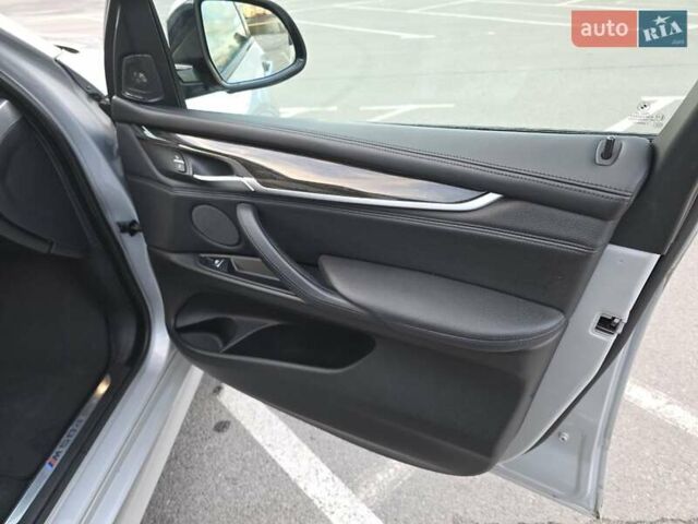 Серый БМВ Х5, объемом двигателя 3 л и пробегом 120 тыс. км за 37000 $, фото 17 на Automoto.ua