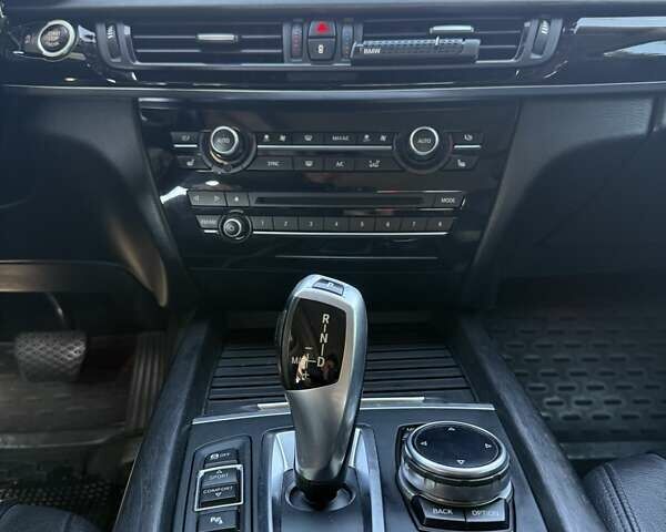 БМВ Х5 2014 в Днепре (Днепропетровске) на Automoto.ua Серый БМВ Х5, объемом двигателя 2.98 л и пробегом 143 тыс. км за 27200 $, фото 10 на Automoto.ua