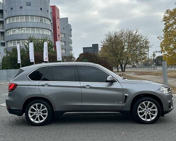 Серый БМВ Х5, объемом двигателя 2.98 л и пробегом 164 тыс. км за 25500 $, фото 4 на Automoto.ua