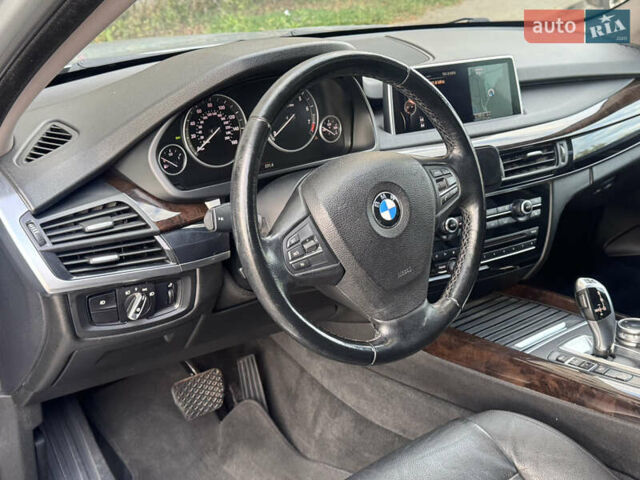 Серый БМВ Х5, объемом двигателя 3 л и пробегом 161 тыс. км за 21990 $, фото 56 на Automoto.ua