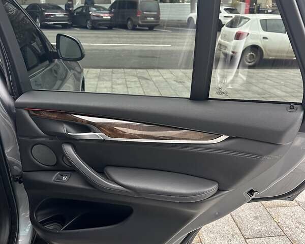 Серый БМВ Х5, объемом двигателя 2.98 л и пробегом 164 тыс. км за 25500 $, фото 86 на Automoto.ua