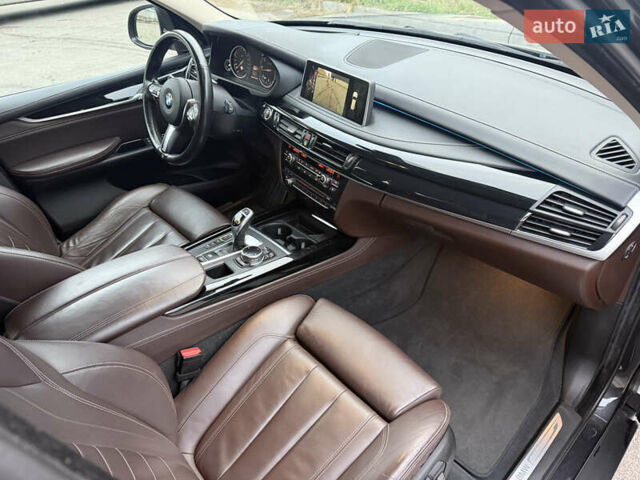 Серый БМВ Х5, объемом двигателя 2.99 л и пробегом 259 тыс. км за 27999 $, фото 15 на Automoto.ua